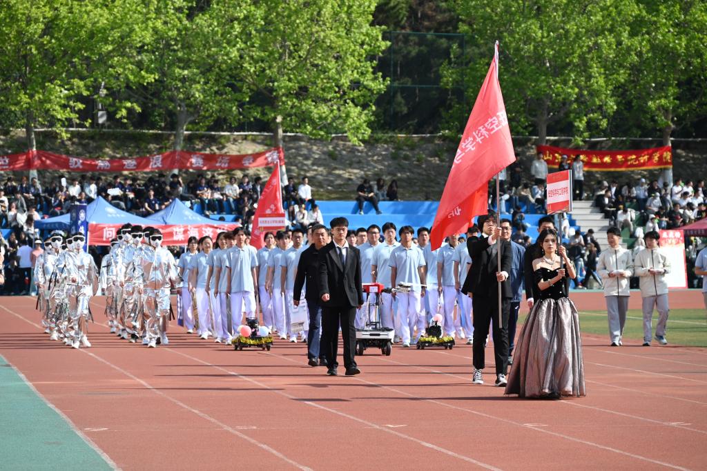 【山大日记】威海校区田径运动会志愿者 王静
